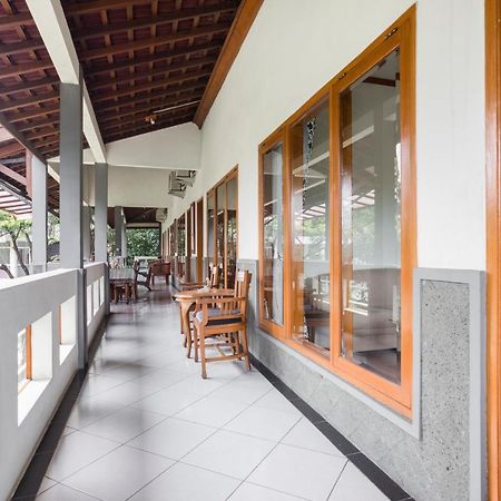 Reddoorz Plus @ Purwodadi Pasuruan Extérieur photo